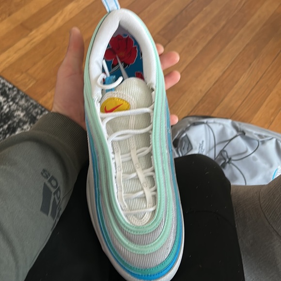 Airmax - Picture 2 of 4